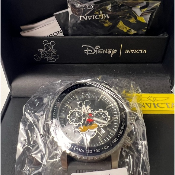 NWT Invicta x Disney Limited Edition  Mickey Chronograph Watch - Black / Silver - Picture 5 of 12
